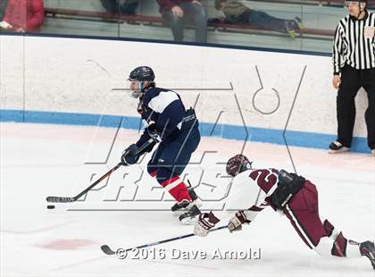 Thumbnail 2 in Gloucester vs. Lincoln-Sudbury (MIAA Division 2 North Semifinal) photogallery.