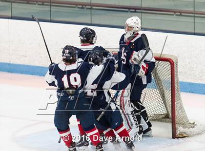 Thumbnail 2 in Gloucester vs. Lincoln-Sudbury (MIAA Division 2 North Semifinal) photogallery.
