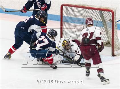 Thumbnail 3 in Gloucester vs. Lincoln-Sudbury (MIAA Division 2 North Semifinal) photogallery.