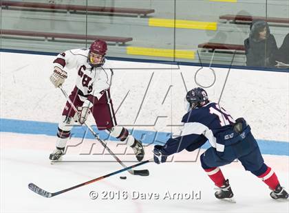 Thumbnail 2 in Gloucester vs. Lincoln-Sudbury (MIAA Division 2 North Semifinal) photogallery.
