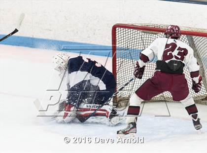 Thumbnail 3 in Gloucester vs. Lincoln-Sudbury (MIAA Division 2 North Semifinal) photogallery.