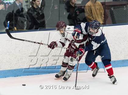 Thumbnail 2 in Gloucester vs. Lincoln-Sudbury (MIAA Division 2 North Semifinal) photogallery.