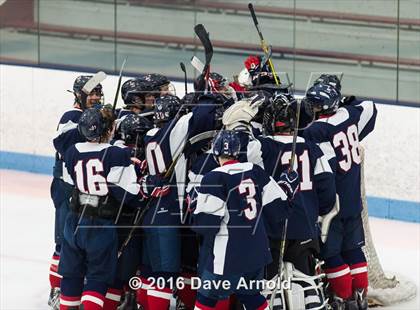 Thumbnail 2 in Gloucester vs. Lincoln-Sudbury (MIAA Division 2 North Semifinal) photogallery.