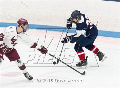 Thumbnail 3 in Gloucester vs. Lincoln-Sudbury (MIAA Division 2 North Semifinal) photogallery.