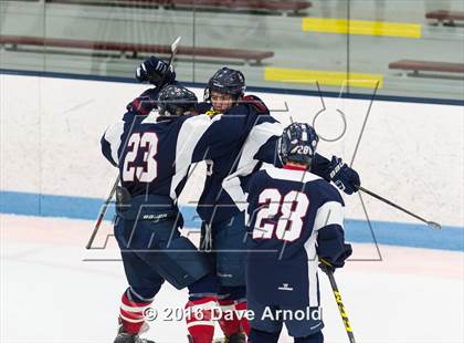 Thumbnail 3 in Gloucester vs. Lincoln-Sudbury (MIAA Division 2 North Semifinal) photogallery.