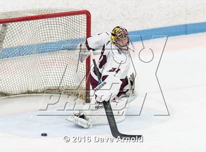 Thumbnail 1 in Gloucester vs. Lincoln-Sudbury (MIAA Division 2 North Semifinal) photogallery.