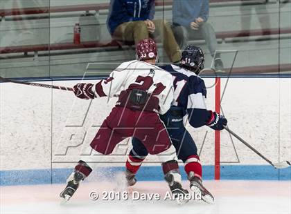 Thumbnail 2 in Gloucester vs. Lincoln-Sudbury (MIAA Division 2 North Semifinal) photogallery.