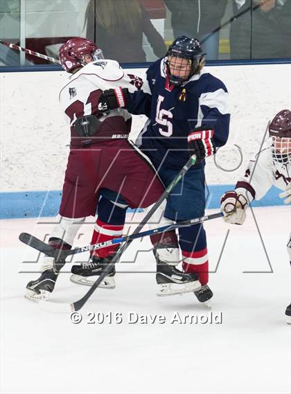 Thumbnail 1 in Gloucester vs. Lincoln-Sudbury (MIAA Division 2 North Semifinal) photogallery.