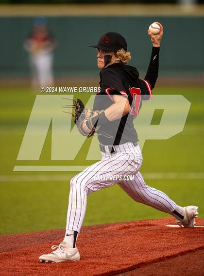 Thumbnail 2 in Centerville vs. Harleton (UIL 2A Region III Semifinal) photogallery.