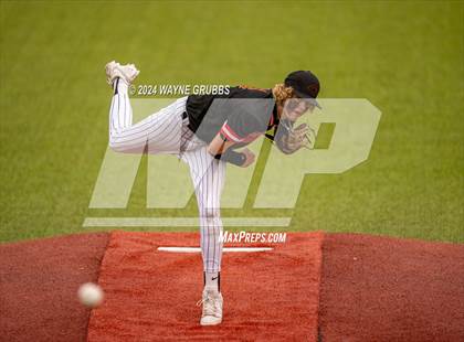 Thumbnail 3 in Centerville vs. Harleton (UIL 2A Region III Semifinal) photogallery.