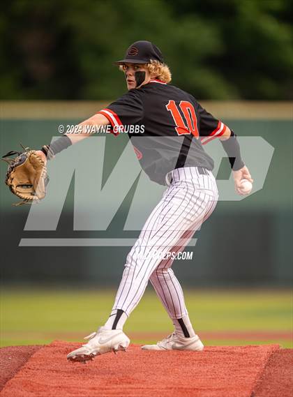 Thumbnail 1 in Centerville vs. Harleton (UIL 2A Region III Semifinal) photogallery.