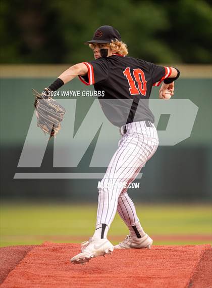 Thumbnail 2 in Centerville vs. Harleton (UIL 2A Region III Semifinal) photogallery.