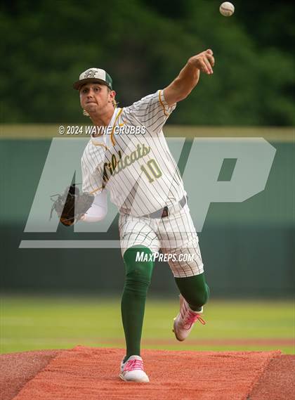 Thumbnail 2 in Centerville vs. Harleton (UIL 2A Region III Semifinal) photogallery.