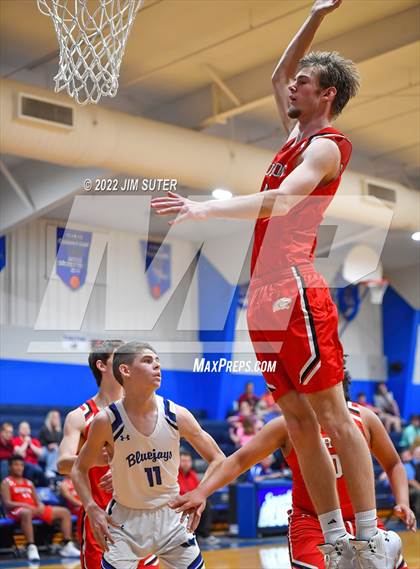 Thumbnail 1 in Snook vs Burton photogallery.