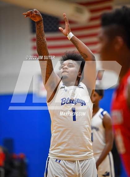 Thumbnail 3 in Snook vs Burton photogallery.