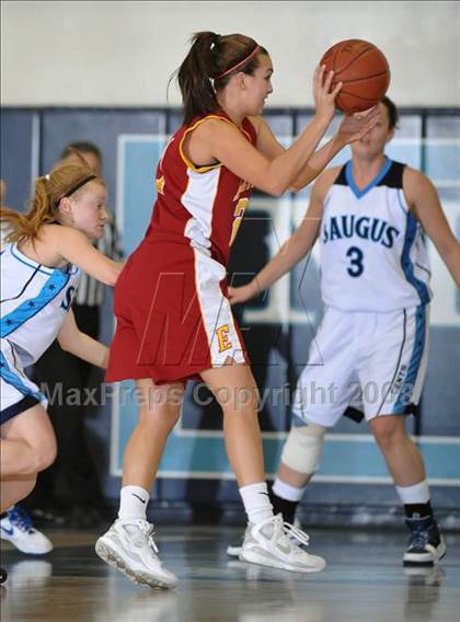 Thumbnail 2 in Esperanza vs Saugus (Larry Doyle Tournament) photogallery.