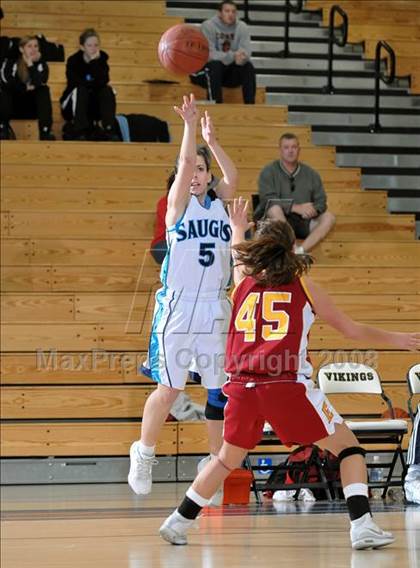 Thumbnail 3 in Esperanza vs Saugus (Larry Doyle Tournament) photogallery.