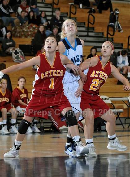Thumbnail 3 in Esperanza vs Saugus (Larry Doyle Tournament) photogallery.