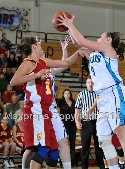 Thumbnail 3 in Esperanza vs Saugus (Larry Doyle Tournament) photogallery.