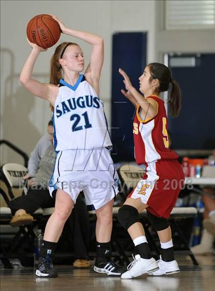 Thumbnail 3 in Esperanza vs Saugus (Larry Doyle Tournament) photogallery.