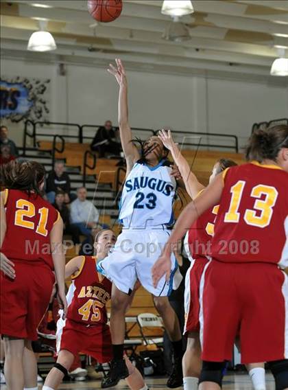 Thumbnail 3 in Esperanza vs Saugus (Larry Doyle Tournament) photogallery.