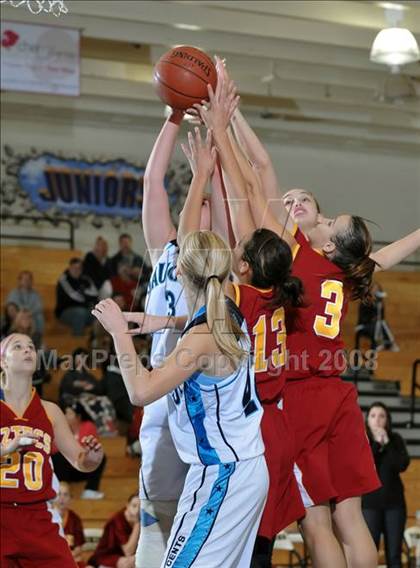 Thumbnail 3 in Esperanza vs Saugus (Larry Doyle Tournament) photogallery.