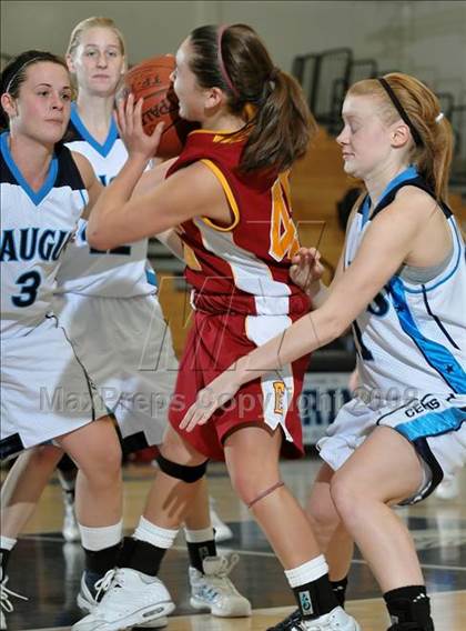 Thumbnail 3 in Esperanza vs Saugus (Larry Doyle Tournament) photogallery.