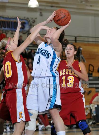 Thumbnail 3 in Esperanza vs Saugus (Larry Doyle Tournament) photogallery.