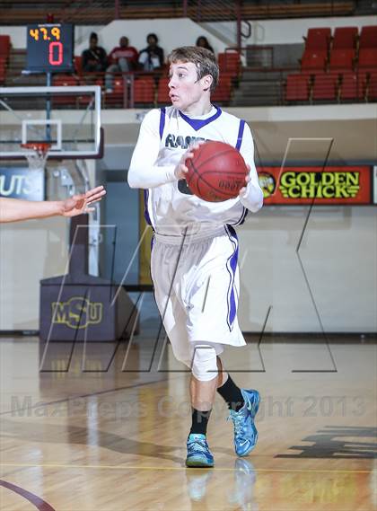 Thumbnail 2 in Lewisville vs. Ranger (Fantasy of Lights Tournament) photogallery.