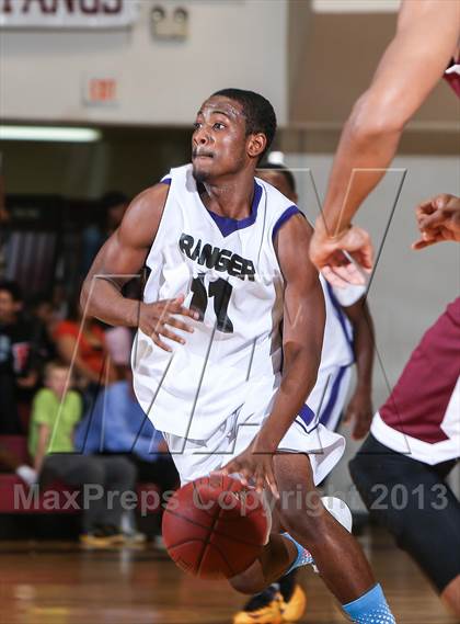 Thumbnail 2 in Lewisville vs. Ranger (Fantasy of Lights Tournament) photogallery.