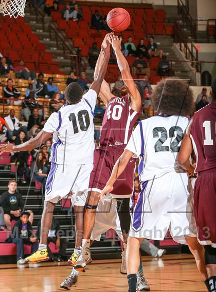Thumbnail 2 in Lewisville vs. Ranger (Fantasy of Lights Tournament) photogallery.
