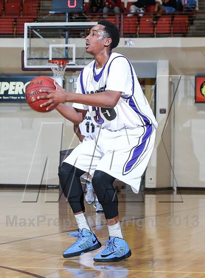 Thumbnail 1 in Lewisville vs. Ranger (Fantasy of Lights Tournament) photogallery.