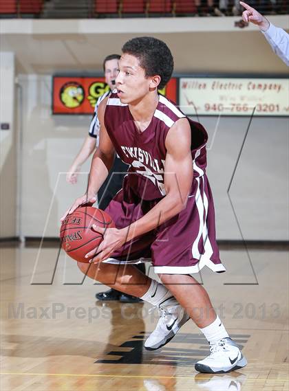 Thumbnail 2 in Lewisville vs. Ranger (Fantasy of Lights Tournament) photogallery.