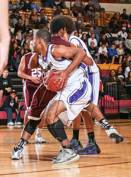 Thumbnail 1 in Lewisville vs. Ranger (Fantasy of Lights Tournament) photogallery.