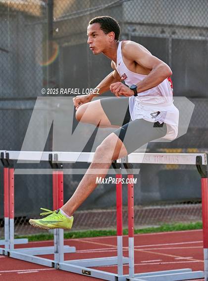 Thumbnail 2 in Eagle No Tax Relays (110 Hurdles) photogallery.
