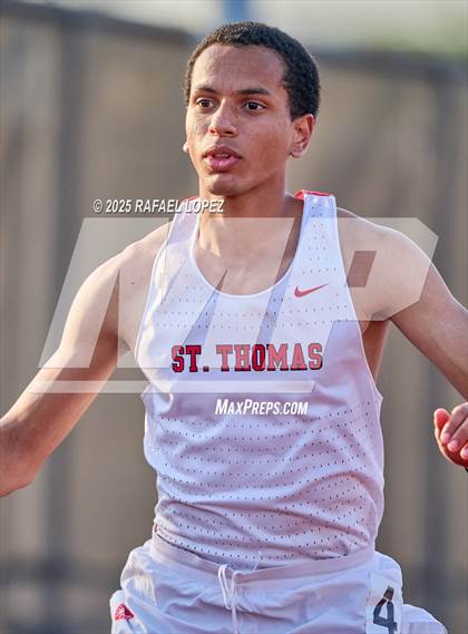 Thumbnail 1 in Eagle No Tax Relays (110 Hurdles) photogallery.