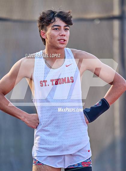 Thumbnail 2 in Eagle No Tax Relays (110 Hurdles) photogallery.
