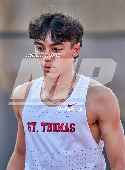 Thumbnail 2 in Eagle No Tax Relays (110 Hurdles) photogallery.