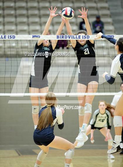 Thumbnail 1 in Keller vs. Prosper (UIL 6A Regional Finals) photogallery.