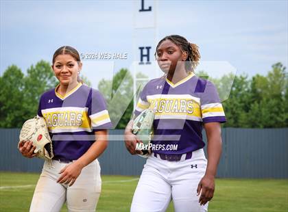 Thumbnail 2 in DeSoto Central @ Lewisburg (MHSAA 7A 2nd Round) photogallery.