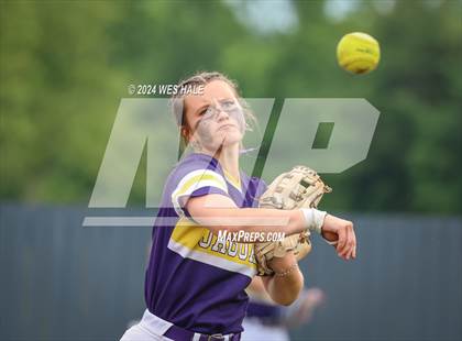 Thumbnail 1 in DeSoto Central @ Lewisburg (MHSAA 7A 2nd Round) photogallery.