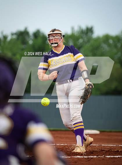 Thumbnail 1 in DeSoto Central @ Lewisburg (MHSAA 7A 2nd Round) photogallery.