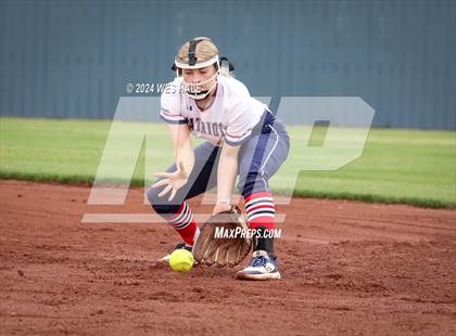 Thumbnail 1 in DeSoto Central @ Lewisburg (MHSAA 7A 2nd Round) photogallery.