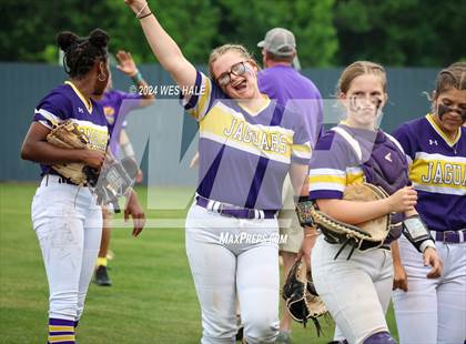 Thumbnail 3 in DeSoto Central @ Lewisburg (MHSAA 7A 2nd Round) photogallery.