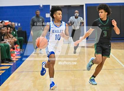 Thumbnail 1 in Barbers Hill vs FB Hightower (McDonald's Texas Invitational) photogallery.