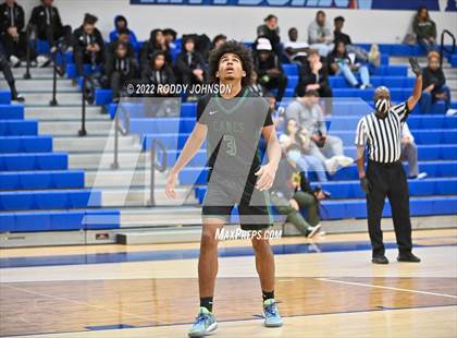 Thumbnail 2 in Barbers Hill vs FB Hightower (McDonald's Texas Invitational) photogallery.