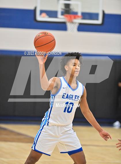 Thumbnail 2 in Barbers Hill vs FB Hightower (McDonald's Texas Invitational) photogallery.