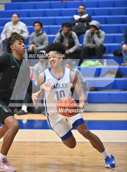 Thumbnail 3 in Barbers Hill vs FB Hightower (McDonald's Texas Invitational) photogallery.