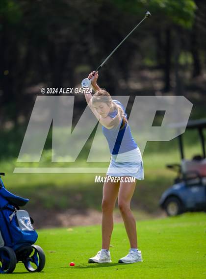 Thumbnail 1 in UIL 1A Girls Golf Finals photogallery.