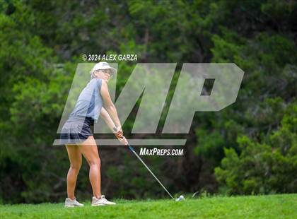Thumbnail 2 in UIL 1A Girls Golf Finals photogallery.